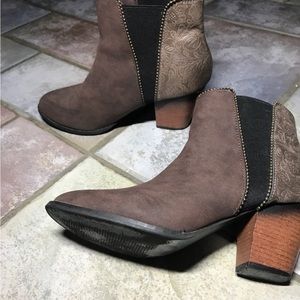 Booties ~ slip on two tone with elastic